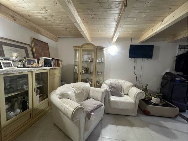 MONOLOCALE RISTRUTTURATO CON SOPPALCO