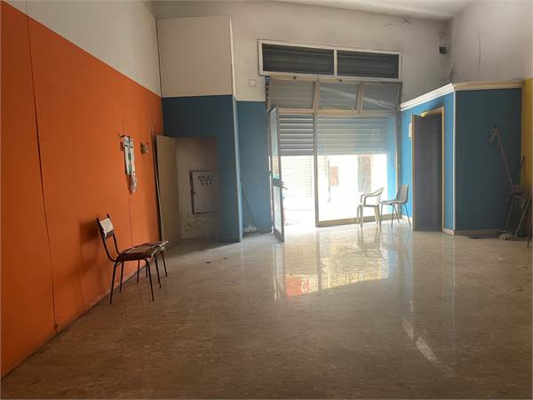 LOCALE COMMERCIALE CENTRALE